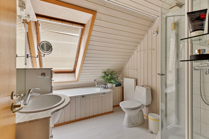 Foto 27 van Straatweg 42