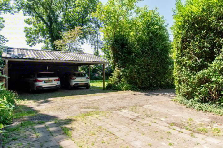 Foto 42 van Straatweg 42