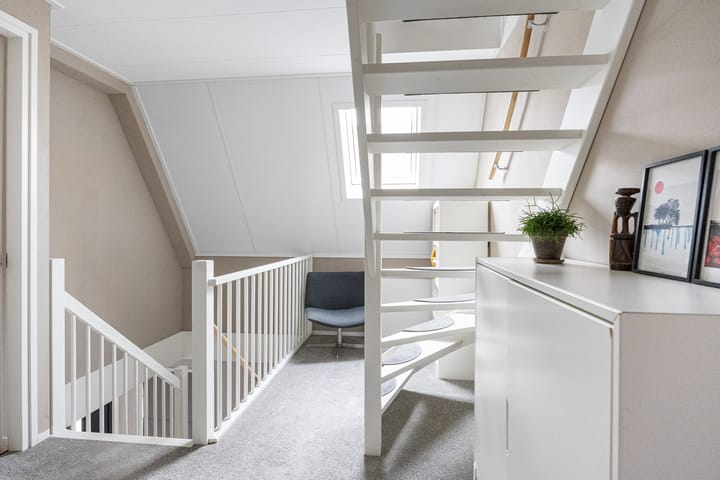 Photo 34 of De Tille 24