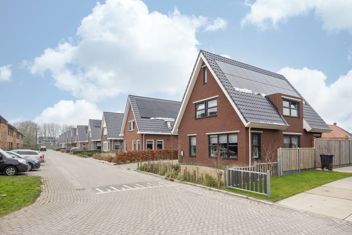 Photo 44 of De Tille 24