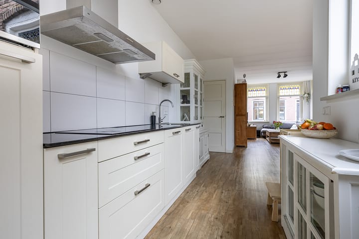 Foto 15 van Middelweg 157