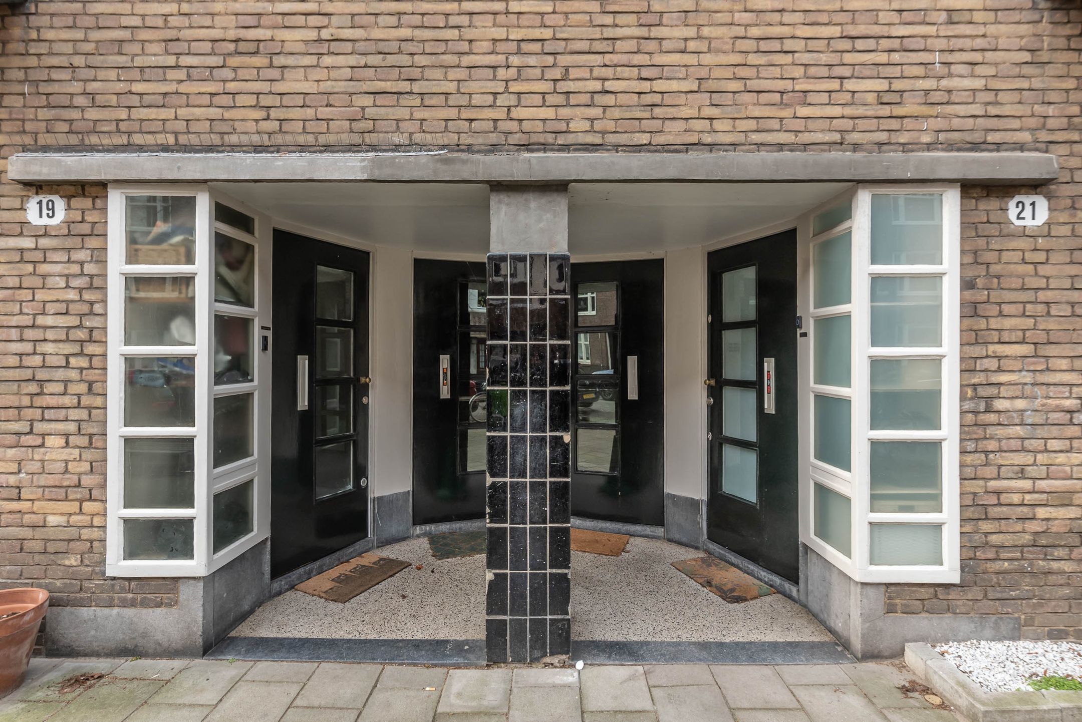 Foto 36 van Sassenheimstraat 19-3