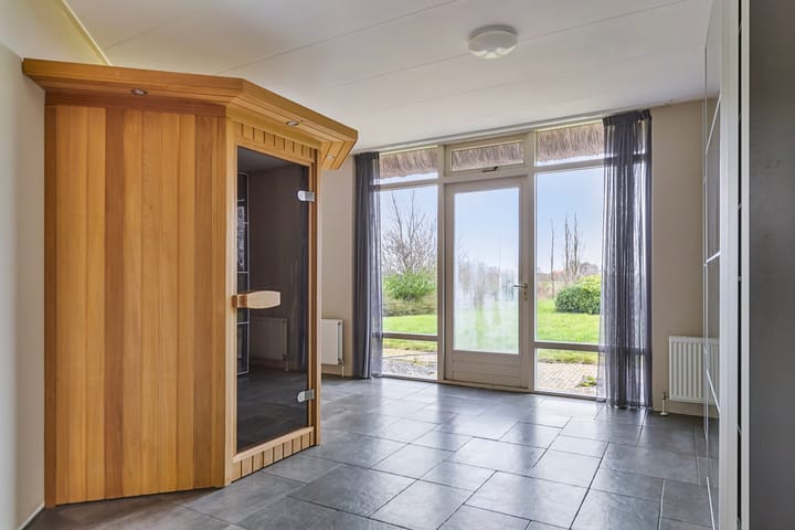 Photo 58 of Westerpaauwenweg 3