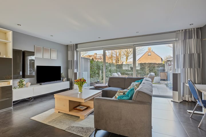 Foto 11 van Bouwen Loenstraat 3