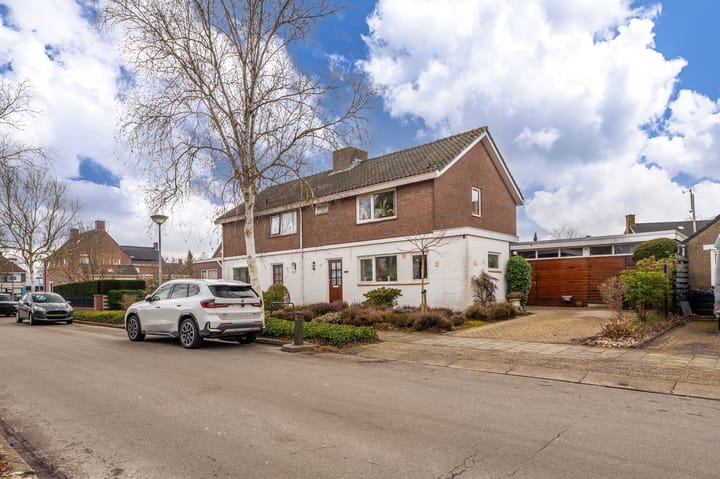 Photo 1 of Vincent van Goghlaan 1-A