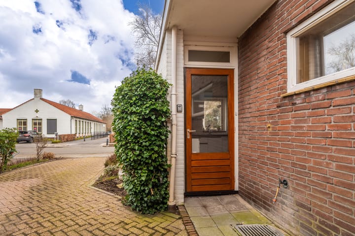 Photo 41 of Vincent van Goghlaan 1-A