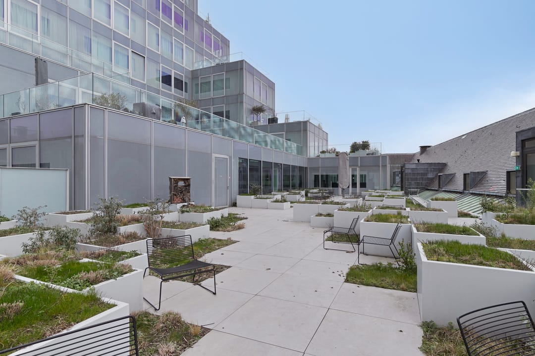 Foto 2 van Halvemaanpassage 32