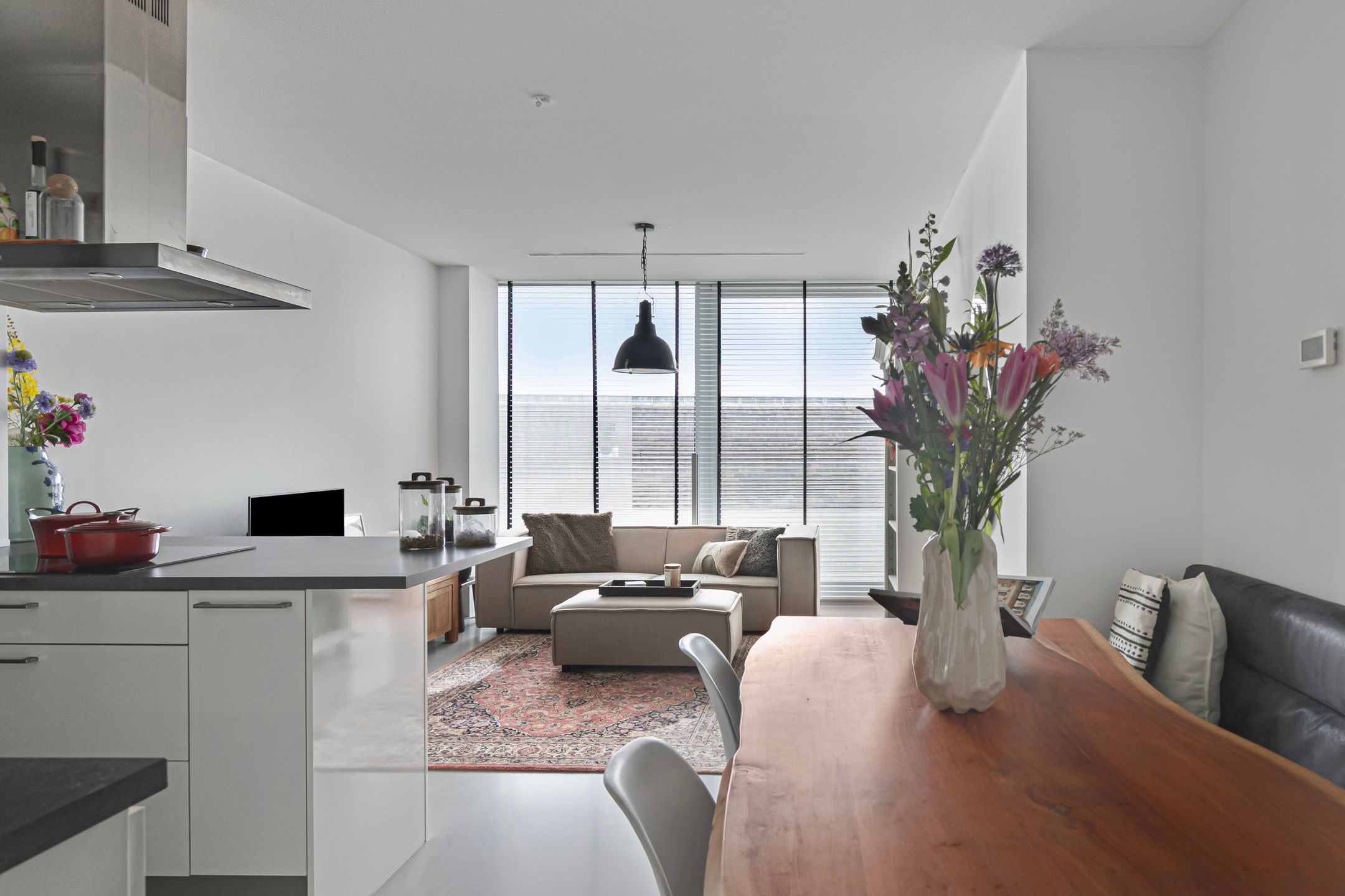 Foto 3 van Halvemaanpassage 32