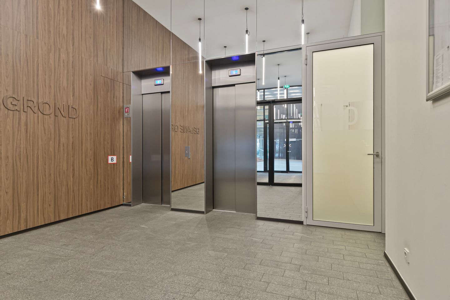 Foto 29 van Halvemaanpassage 32