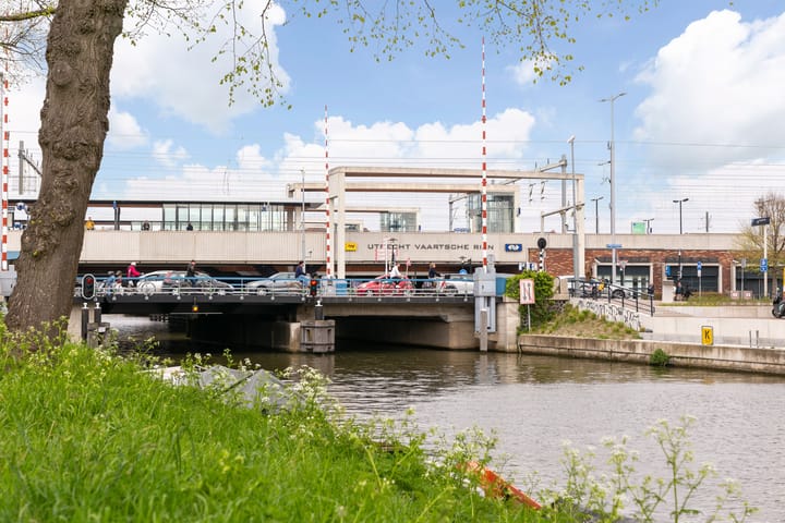 Foto 47 van Detmoldstraat 92-2