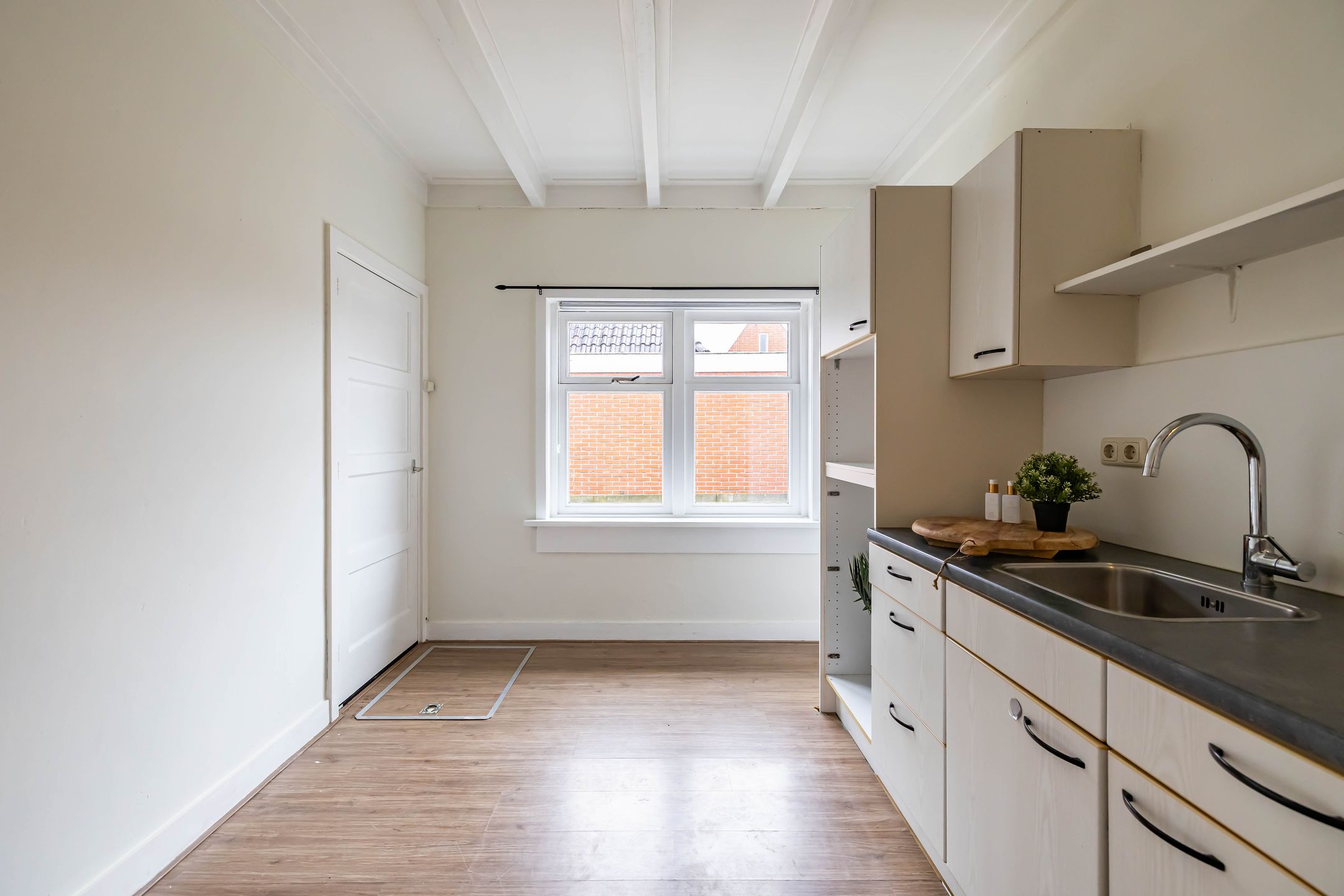 Photo 15 of Juffer Marthastraat 2