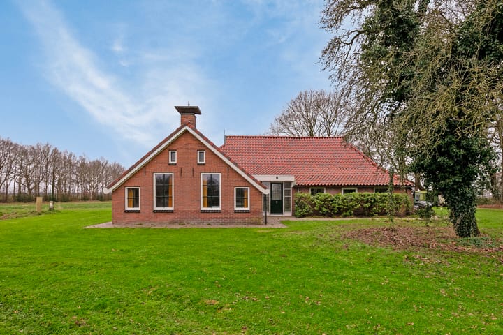 Foto 11 van Veenpettenweg 2