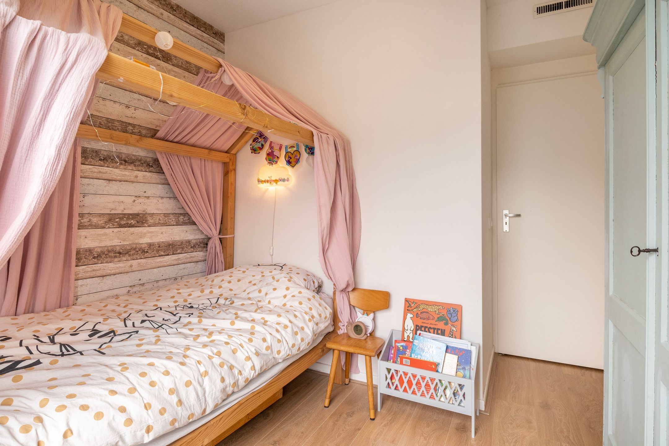 Photo 27 of Jan Lievensstraat 36