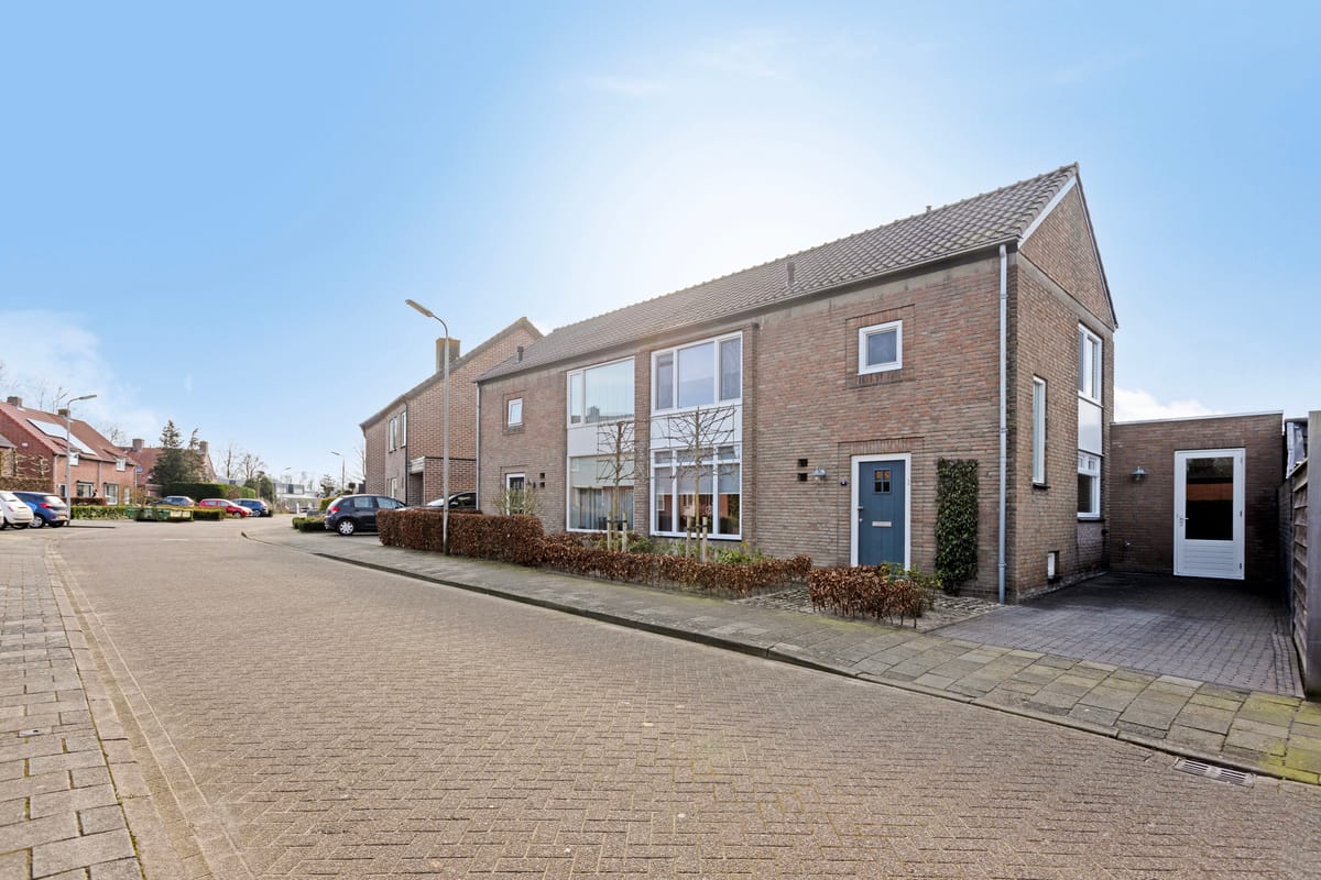 Foto 29 van Kapelaan L. de Nijsstraat 11