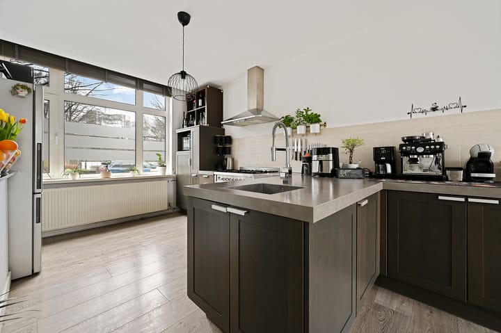 Foto 12 van van Alphenstraat 94