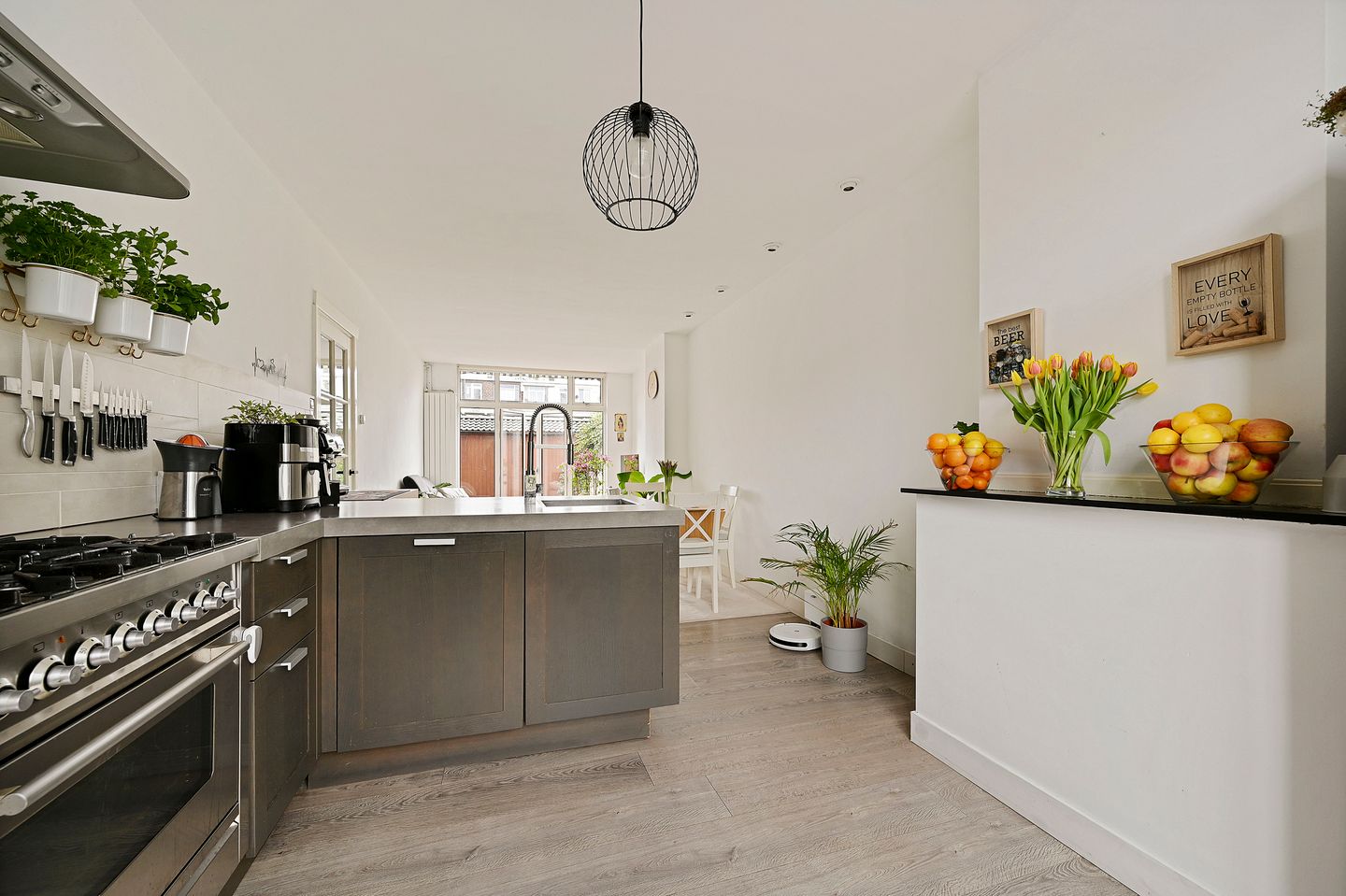 Foto 14 van van Alphenstraat 94