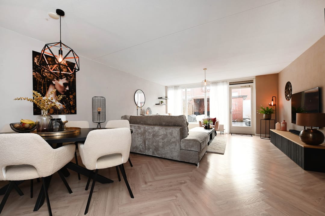 Photo 2 of Woudenbergstraat 26