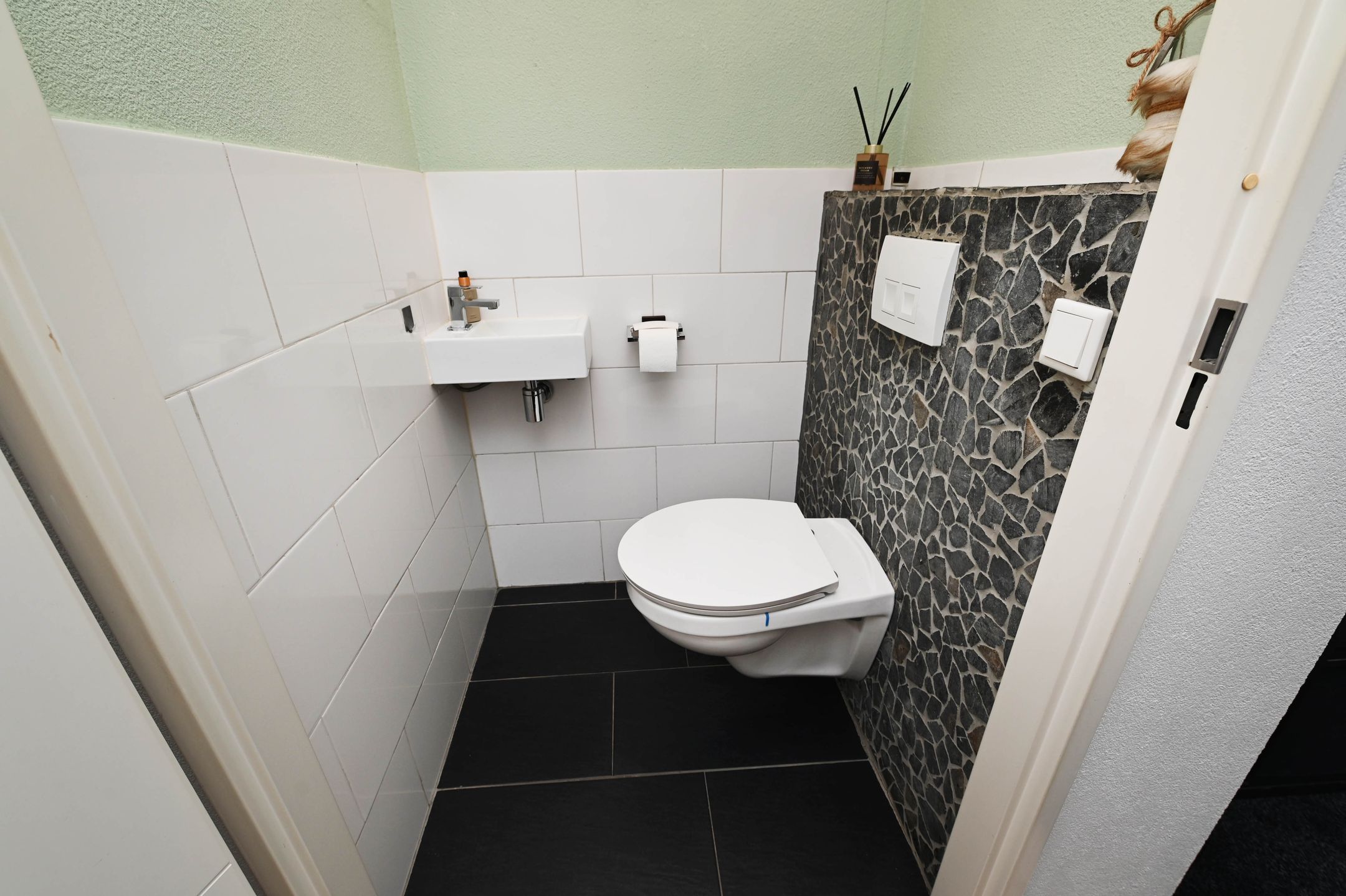 Photo 6 of Woudenbergstraat 26