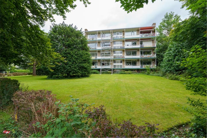 Foto 1 van Middenlaan 25