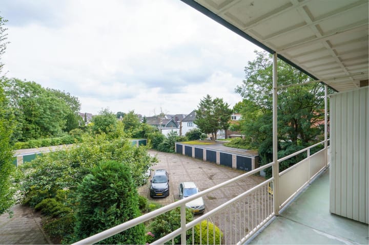 Foto 9 van Middenlaan 25