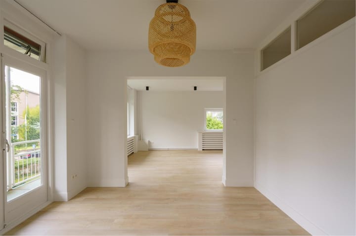 Foto 11 van Middenlaan 25