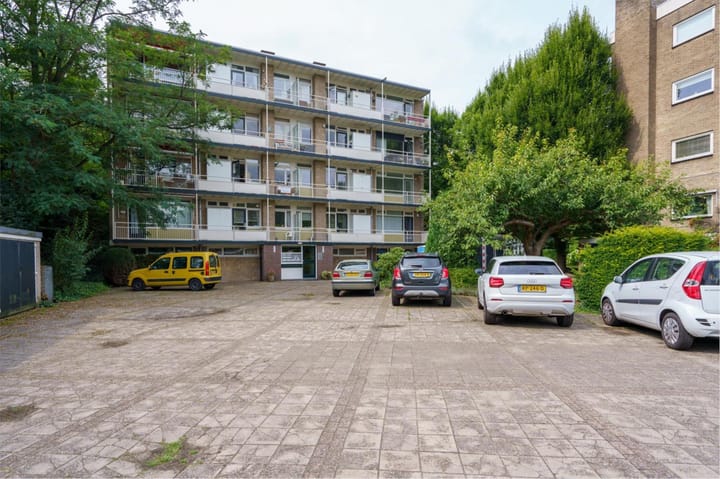 Foto 12 van Middenlaan 25