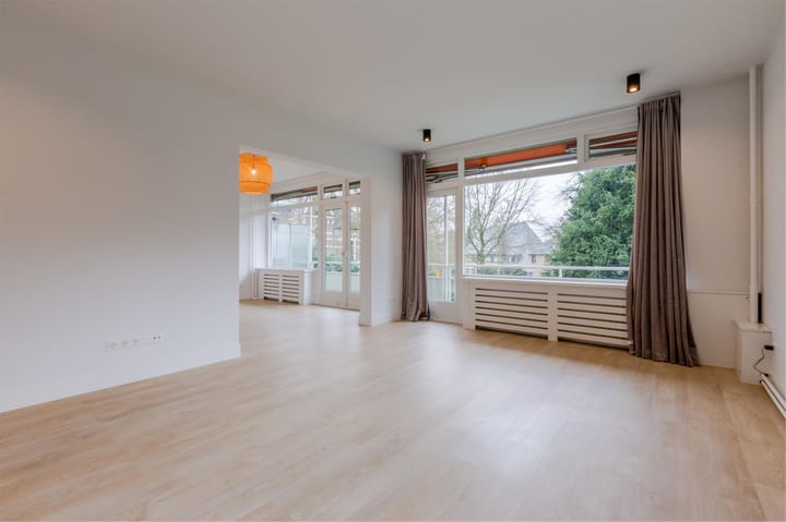 Foto 28 van Middenlaan 25