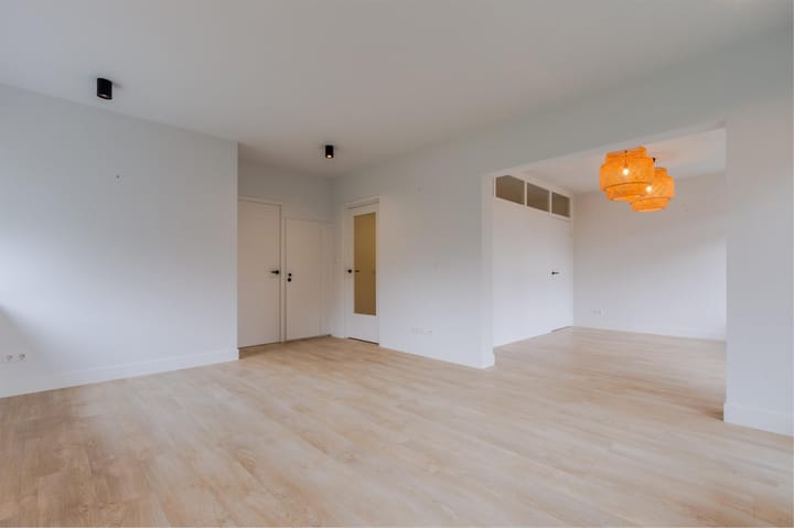 Foto 29 van Middenlaan 25