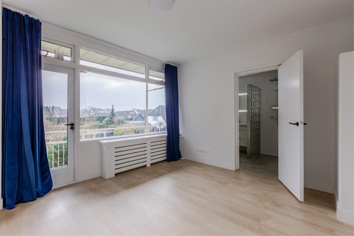 Foto 39 van Middenlaan 25