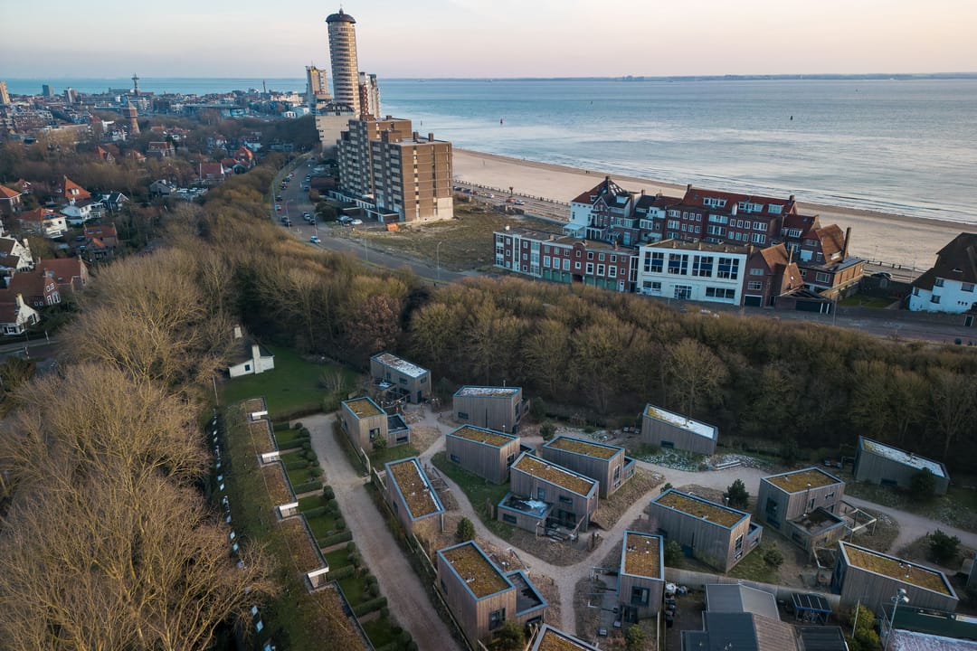 Foto 1 van Burgemeester van Woelderenlaan 1-10