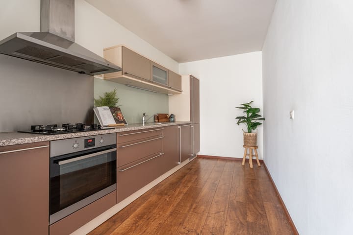 Photo 10 of Waterloostraat 223