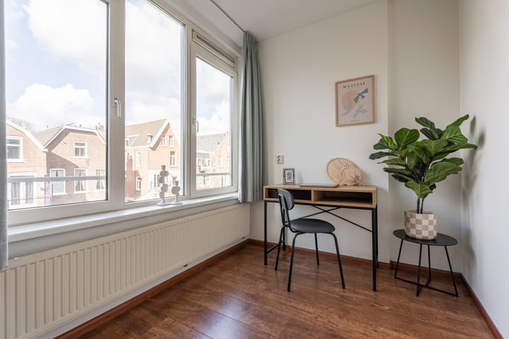 Photo 12 of Waterloostraat 223