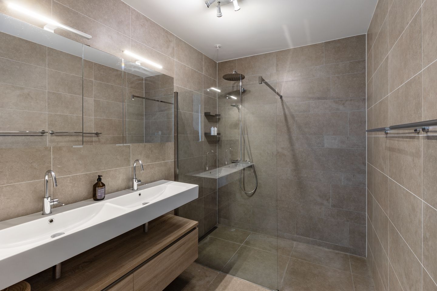 Foto 20 van Cornelis Vermuydenstraat 19