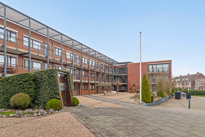 Foto 4 van Spoorstraat 83