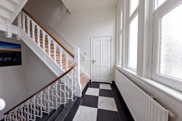 Photo 7 of Leeuwenlaan 8