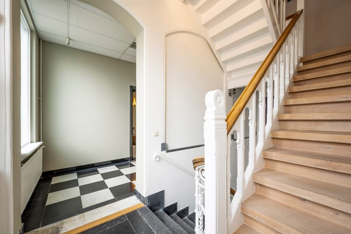 Photo 16 of Leeuwenlaan 8