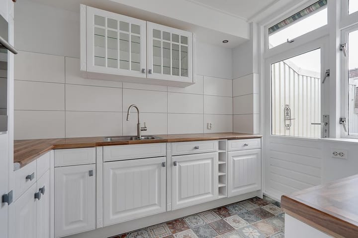 Foto 11 van Warmoesstraat 122