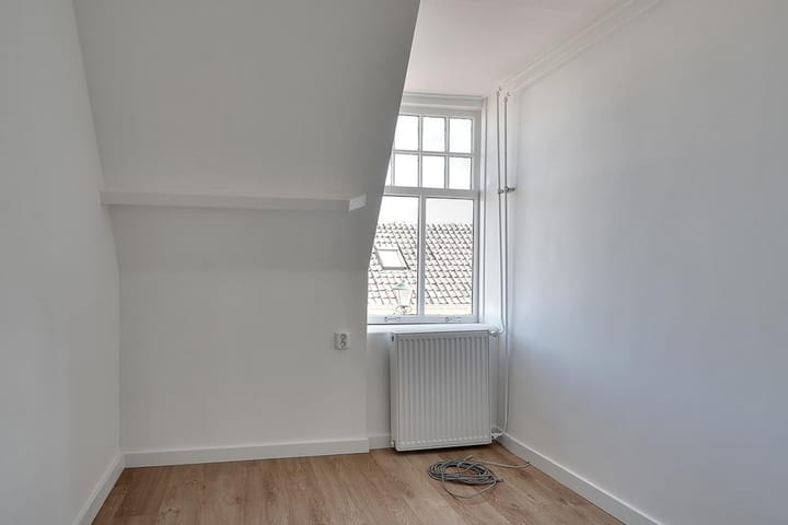 Foto 25 van Warmoesstraat 122