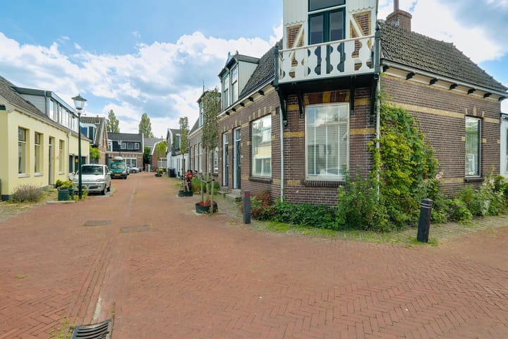 Foto 36 van Warmoesstraat 122