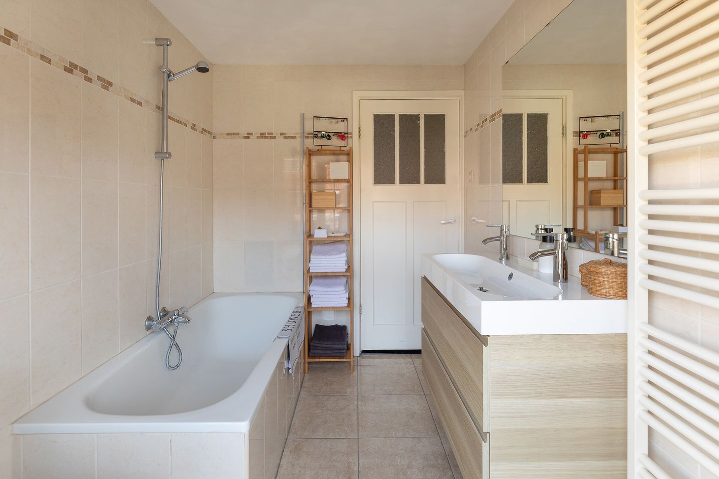 Photo 14 of Castorstraat 9