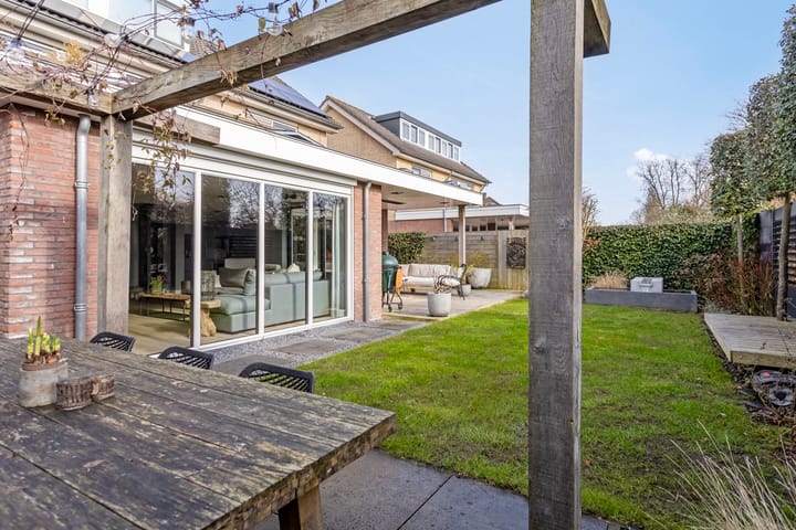 Foto 51 van Brucknerstraat 30