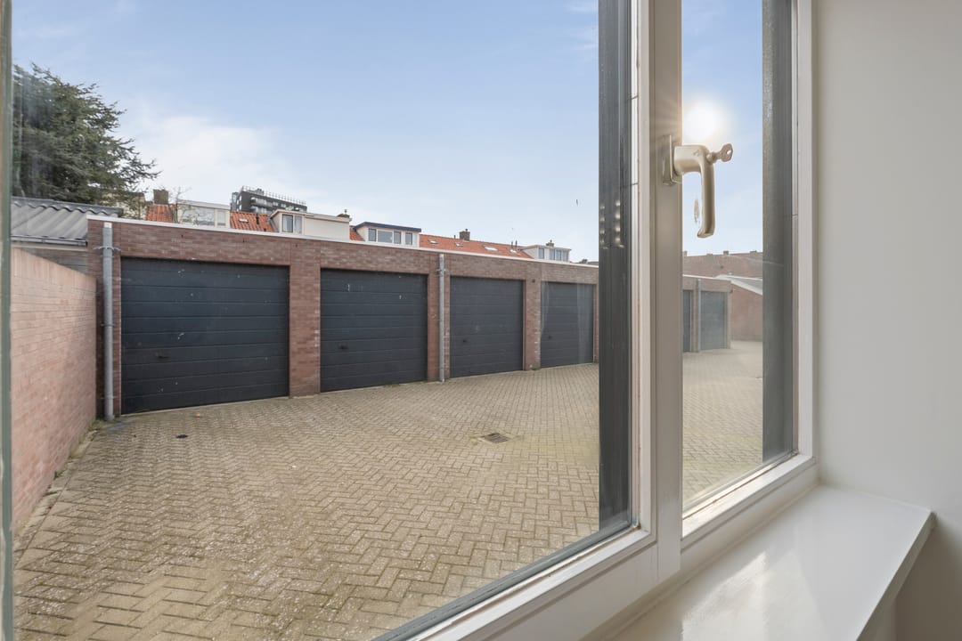 Photo 16 of Reaumurstraat 3