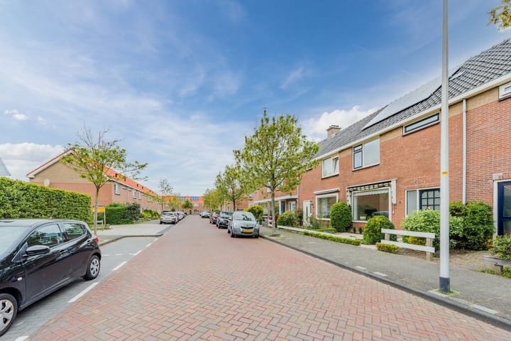 Foto 35 van Pieter Coermanstraat 4