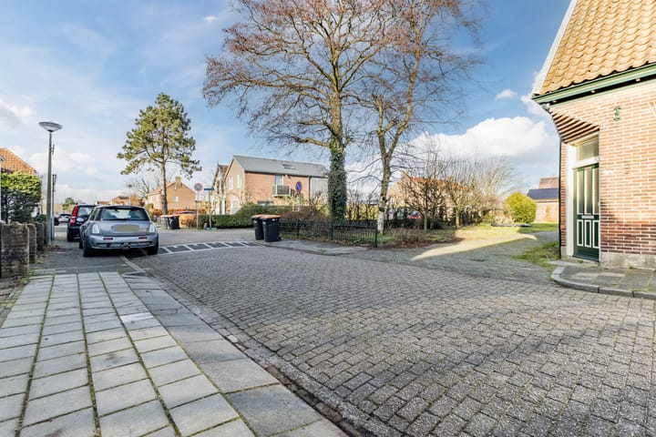 Photo 37 of Egmonderstraatweg 7-B