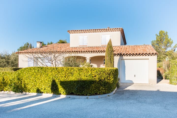 Foto 3 van La Vallee de la Sainte Baume 32