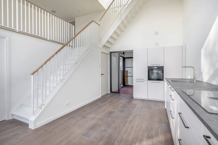 Foto 1 van Zwederstraat 14-E