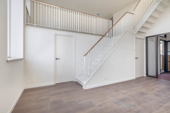 Foto 15 van Zwederstraat 14-E