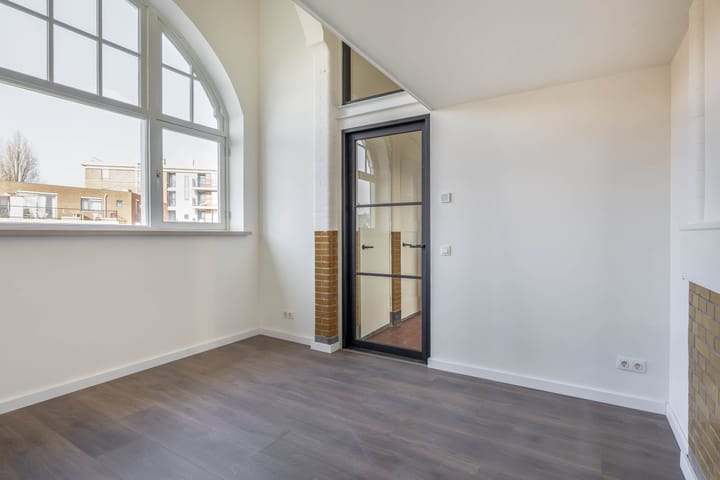 Foto 19 van Zwederstraat 14-E