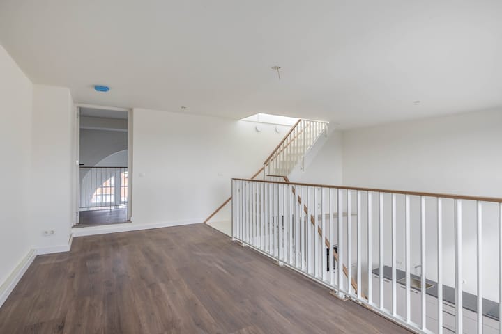 Foto 24 van Zwederstraat 14-E