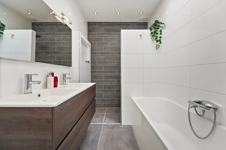 Photo 23 of Johannes Camphuijsstraat 159